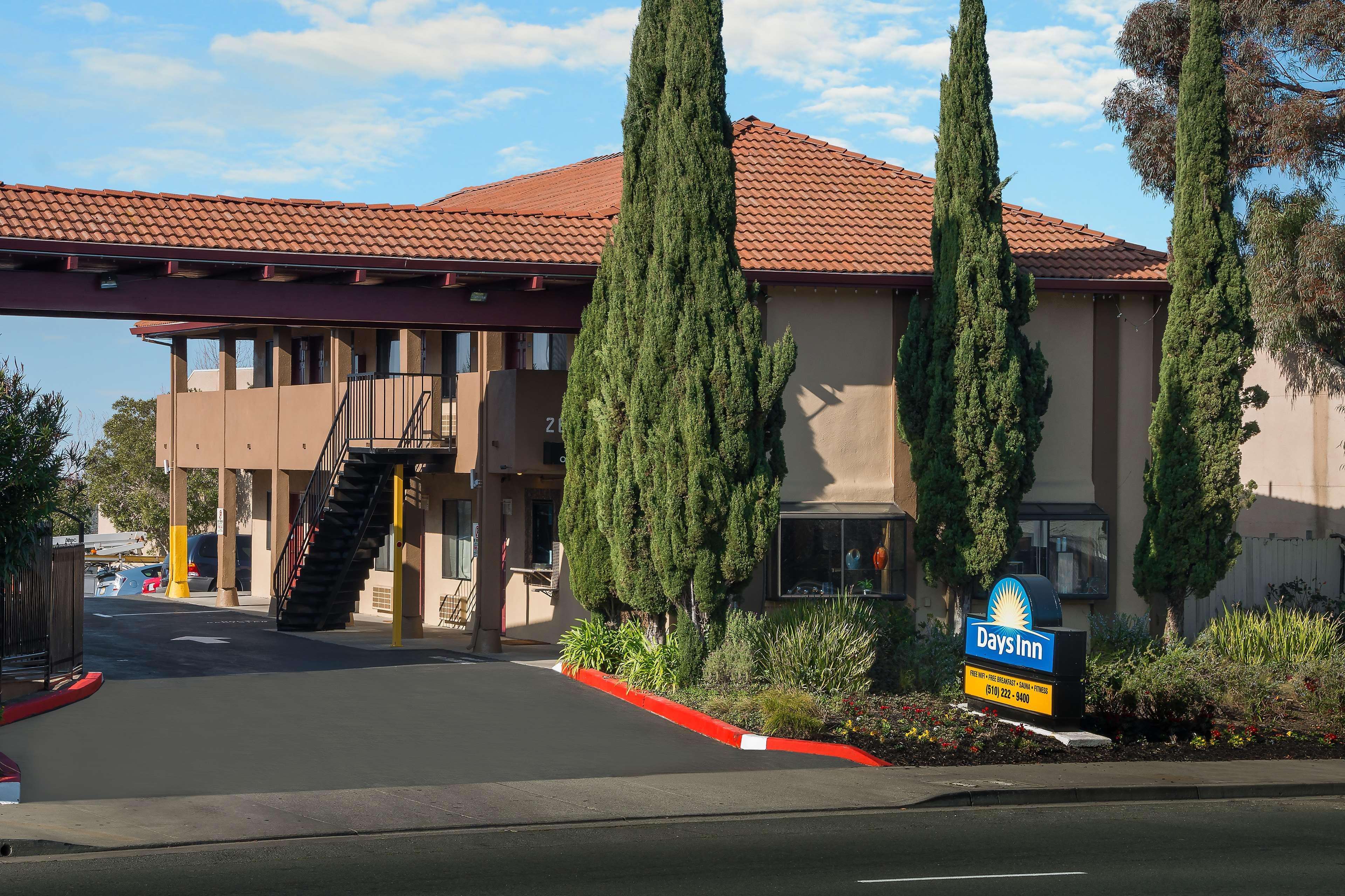 Days Inn By Wyndham Pinole Berkeley Exterior photo